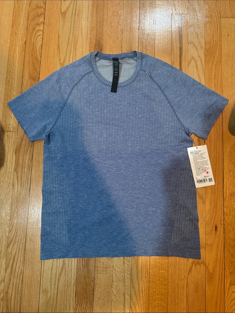 NWT Hawaii Exclusive Metal Vent Tech Short Sleeve